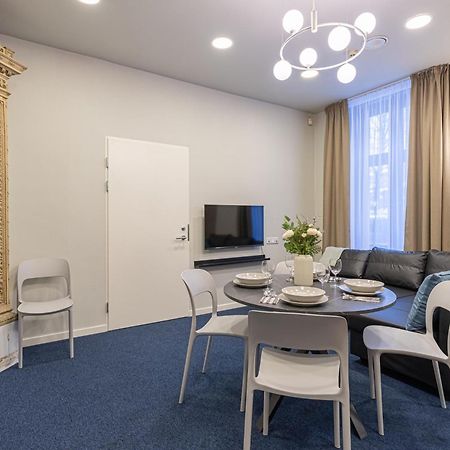 Dandelion Apartments Bruninieku リガ エクステリア 写真